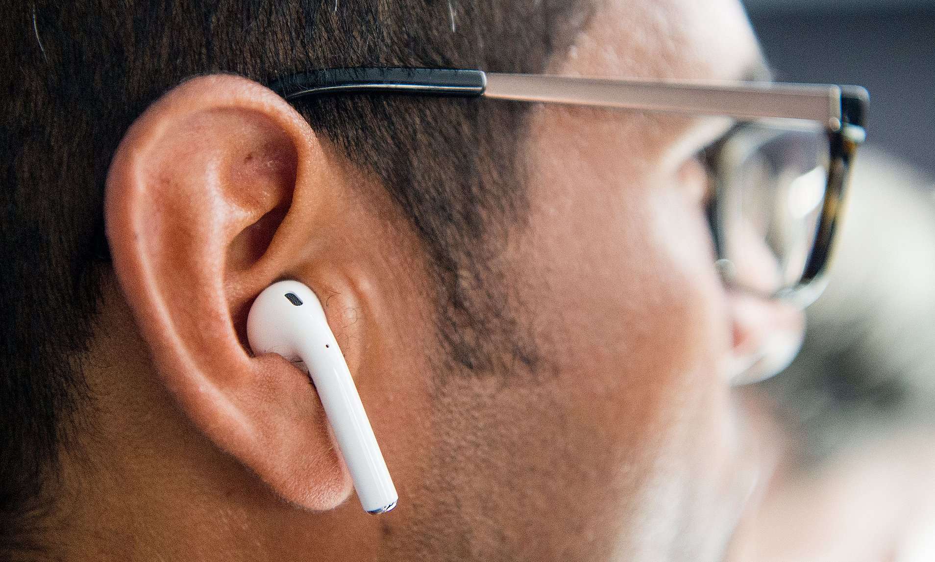 EMF Radiation: Do AirPods Emit It? Wave Block Review and What You Should Know